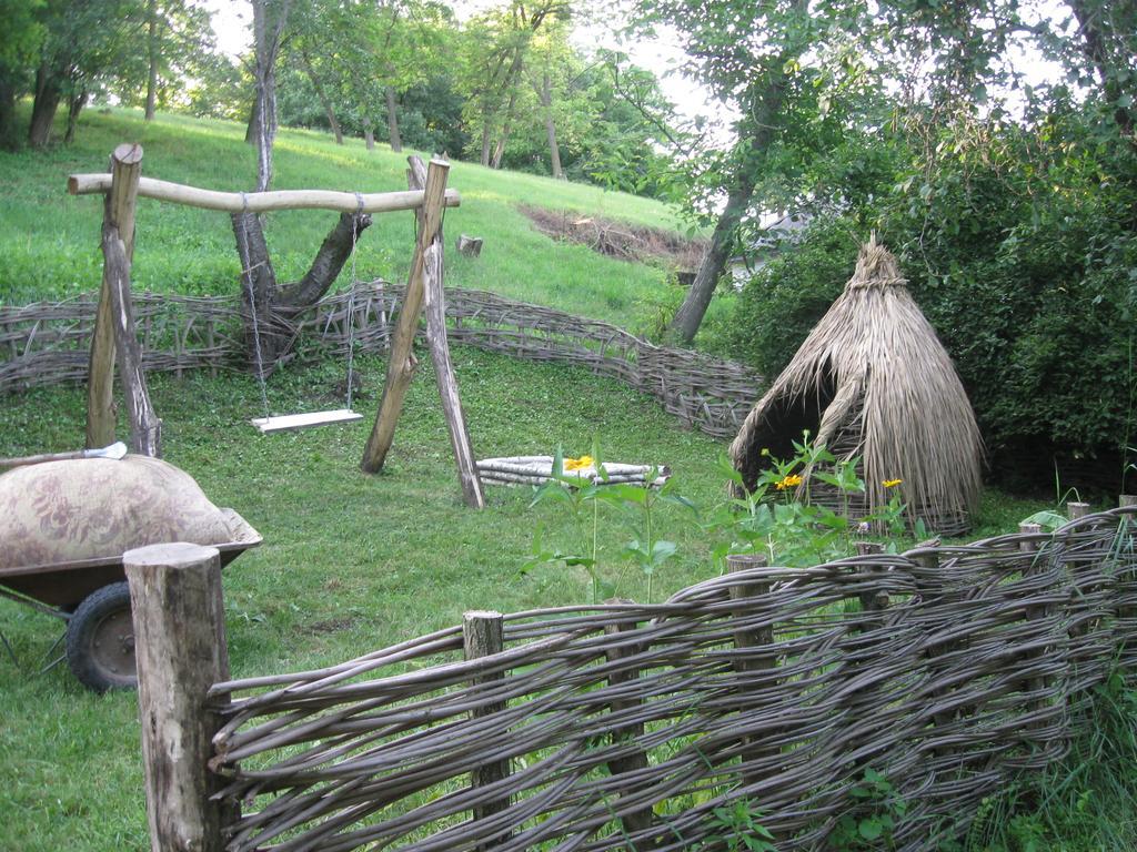 Maliovnytsya Casa de hóspedes Dybintsy Exterior foto