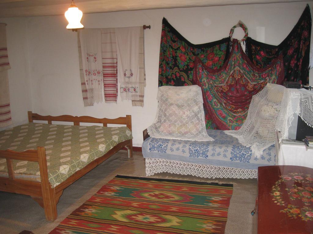Maliovnytsya Casa de hóspedes Dybintsy Exterior foto